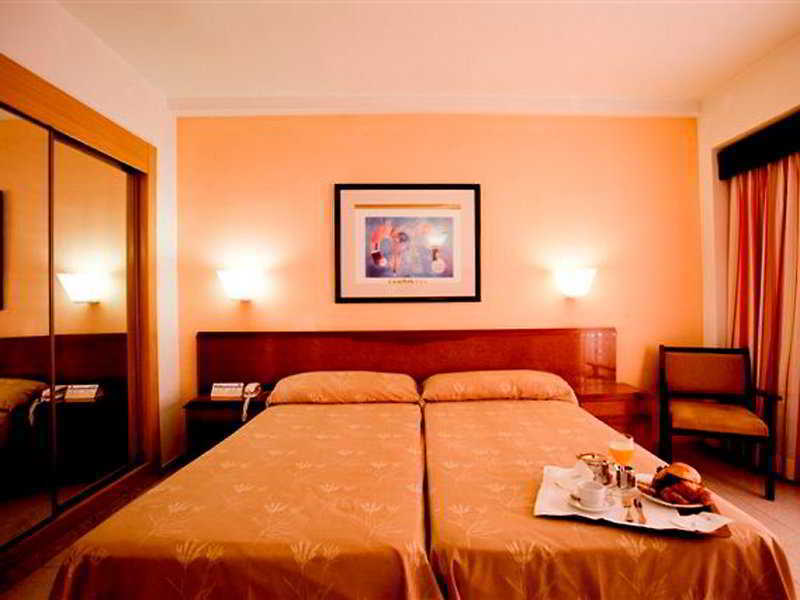 Globales Los Patos Park Hotel Benalmadena Room photo